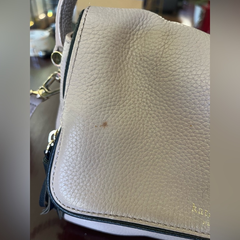 Kate Spade Cream Crossbody Bag with Structured Design - Picture 2 of 10